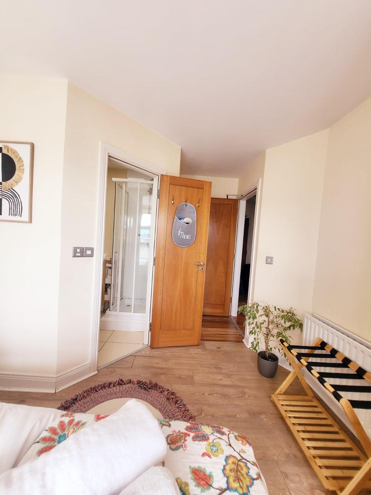 Panoramic Two-bedroom Penthouse Appartamento Cork